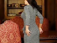 Belleza realiza striptease sexy